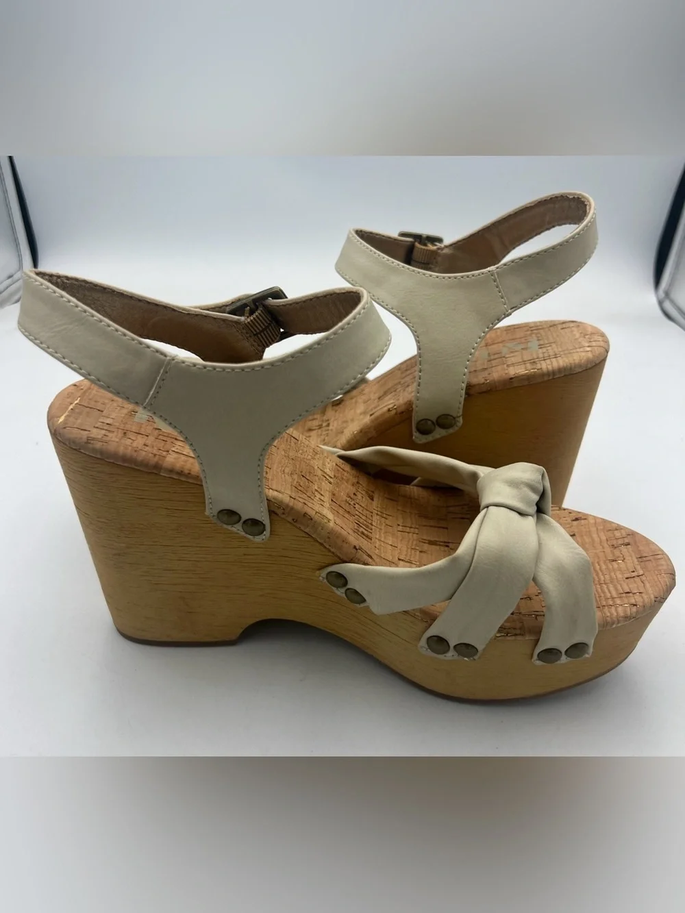 KORKS Dawson Wedge Wood Platform  Boho Style Cream Sandal Women’s Size 8 NEW
